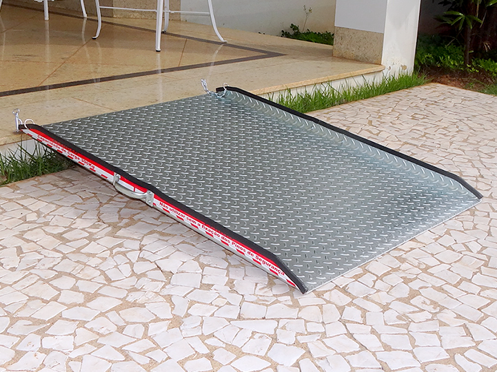 RAMPA DE AÇO GALVANIZADO 1,00 X 0,90 METROS