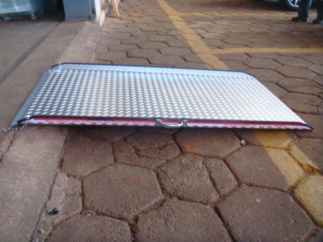 RAMPA DE AÇO GALVANIZADO 1,50 X 0,90 METROS